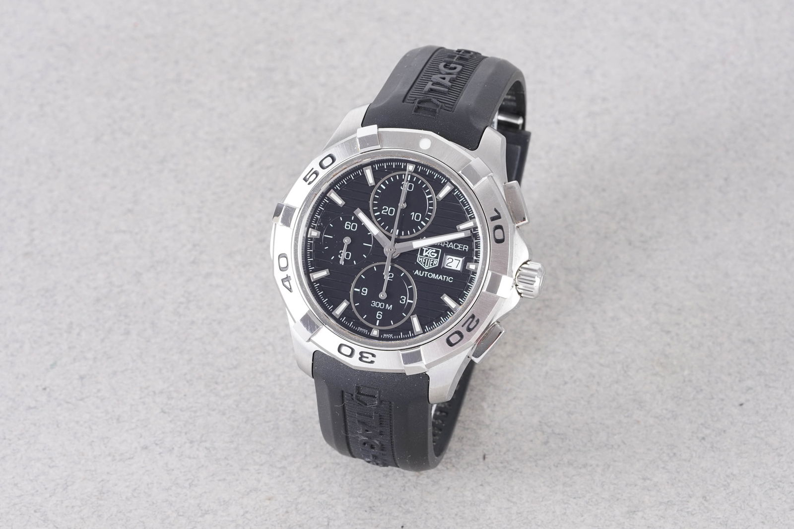 TAG HEUER AQUARACER AUTOMATIC CHRONOGRAPH W/ BOX & GUARANTEE CARD REF. CAP2110.FT6028 CIRCA 2017 - 2