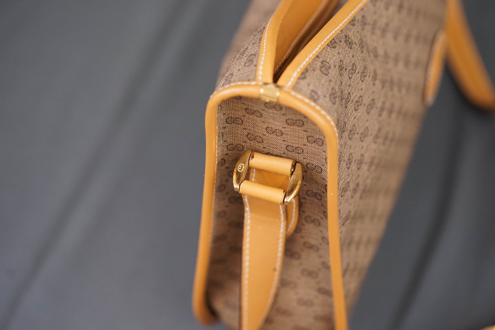 GUCCI SHOULDER BAG - 4