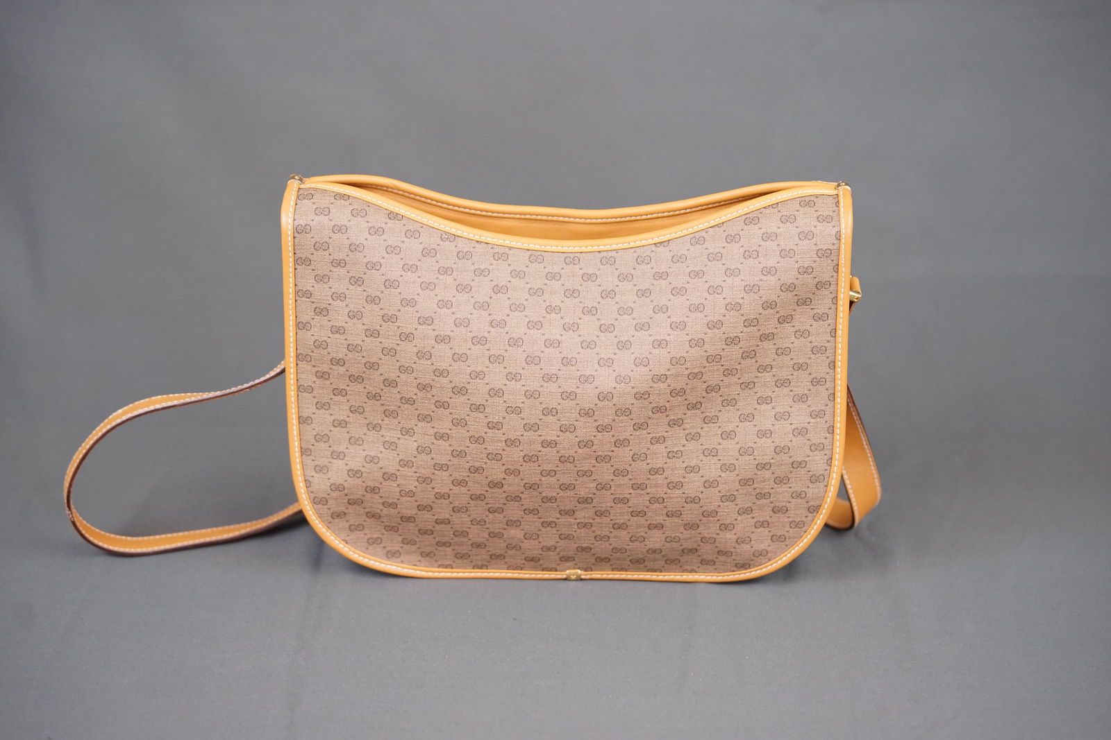GUCCI SHOULDER BAG - 6