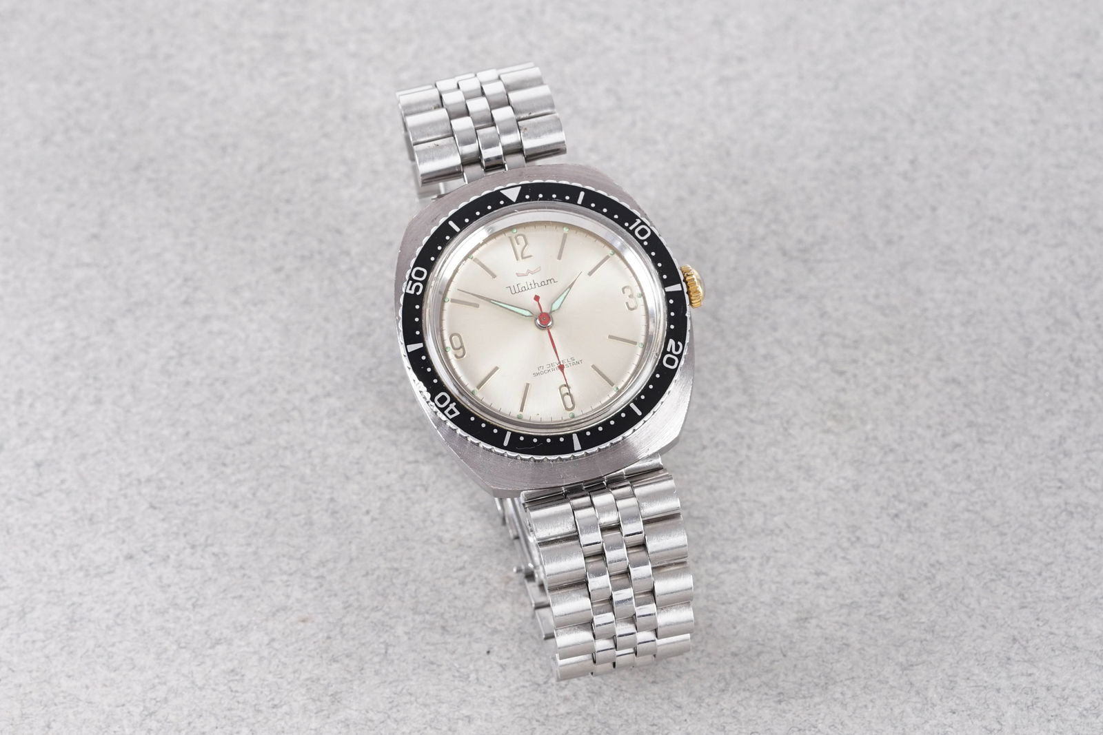 WALTHAM SKIN DIVER WRISTWATCH - 2