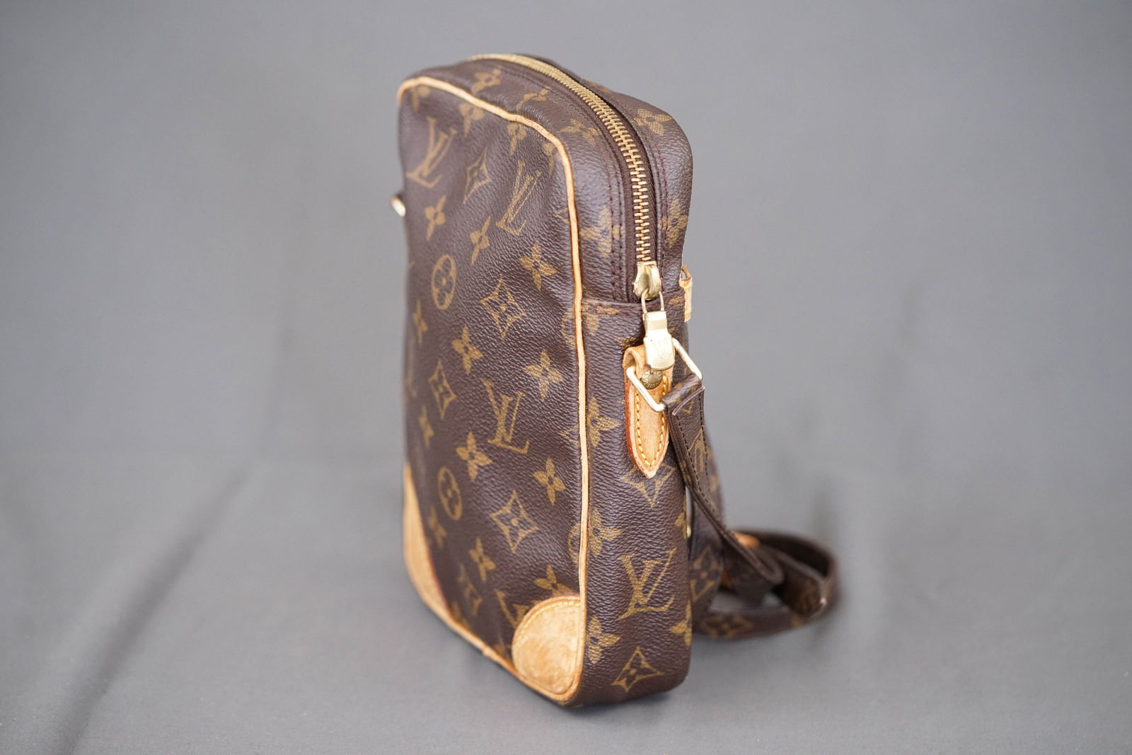LOUIS VUITTON MONOGRAM DANUBE SHOULDER BAG M45266 - 6