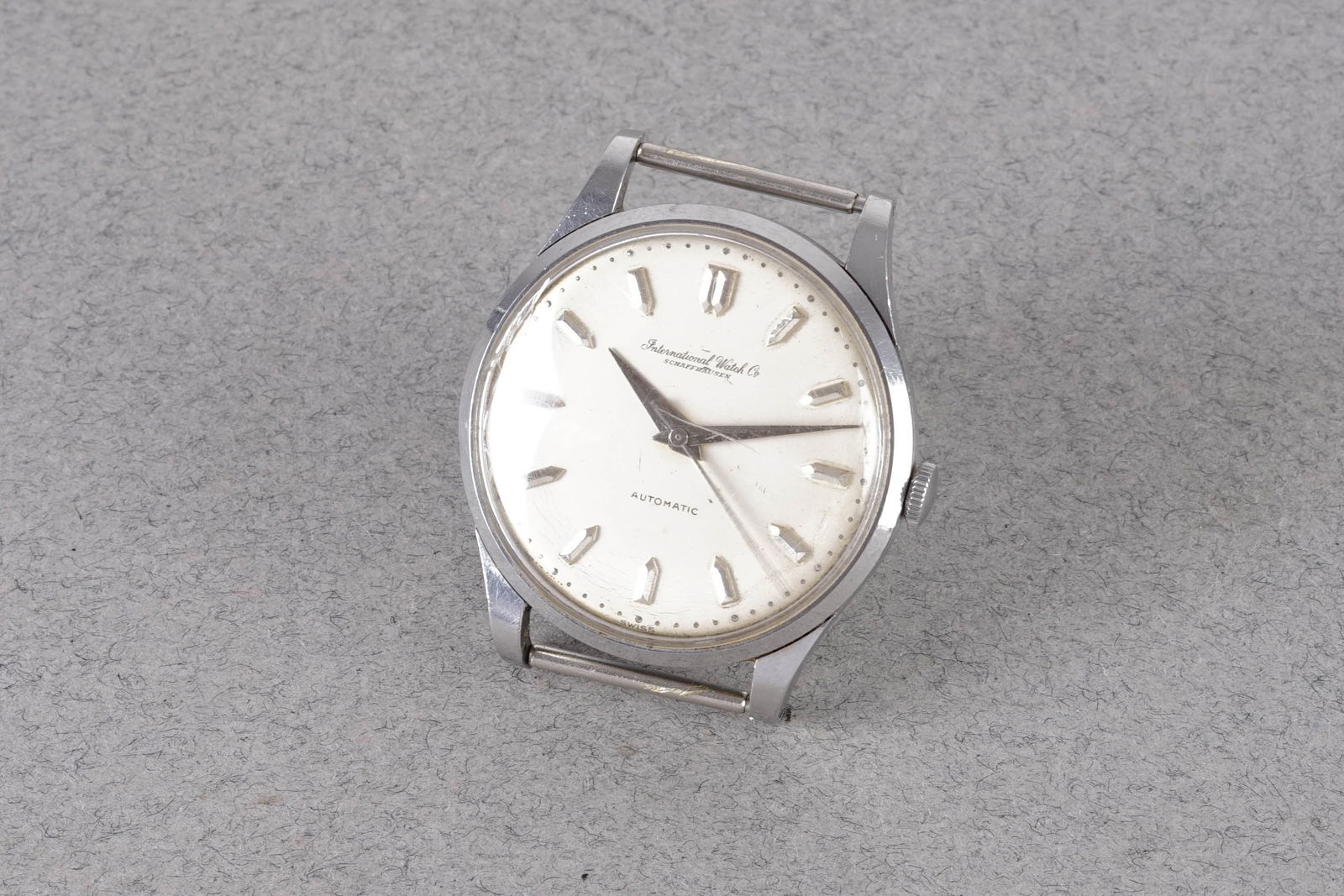 IWC SCHAFFHAUSEN AUTOMATIC CALATRAVA WRISTWATCH: IWC SCHAFFHAUSEN AUTOMATIC CALATRAVA WRISTWATCH, this watch is fitted with a circular silver dial with applied hour markers and hands. The 35mm stainless steel case is fitted with a crown and a snap c