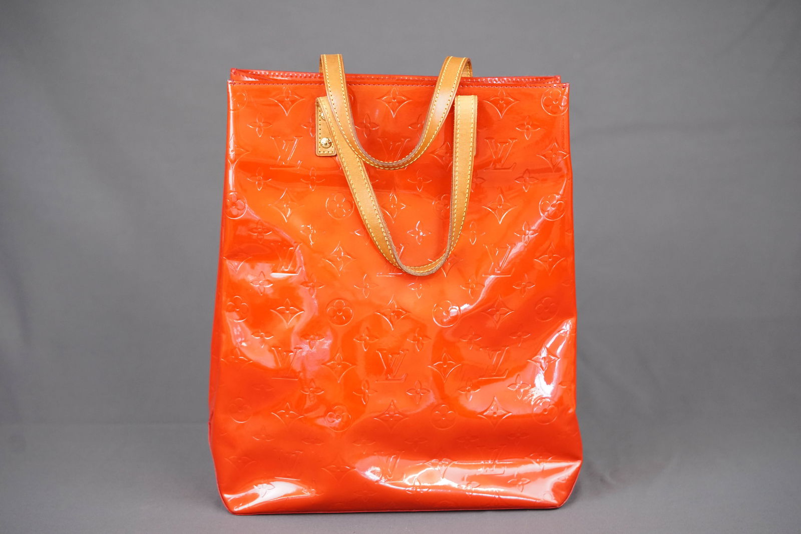 LOUIS VUITTON REED VERNI HANDBAG: LOUIS VUITTON REED VERNI HANDBAG, number: TH0032, width 26cm, height 33cm, depth 11.5cm. PLEASE NOTE: *This lot is elected for VAT (20%) on the hammer which will not apply for successful bidders