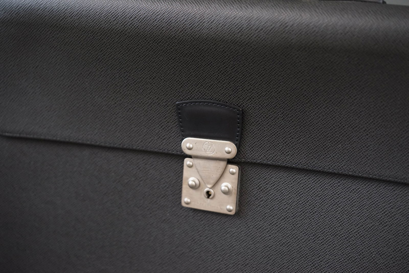 LOUIS VUITTON TAIGA MOSKOVA BRIEFCASE M30032 RI1002 - 4