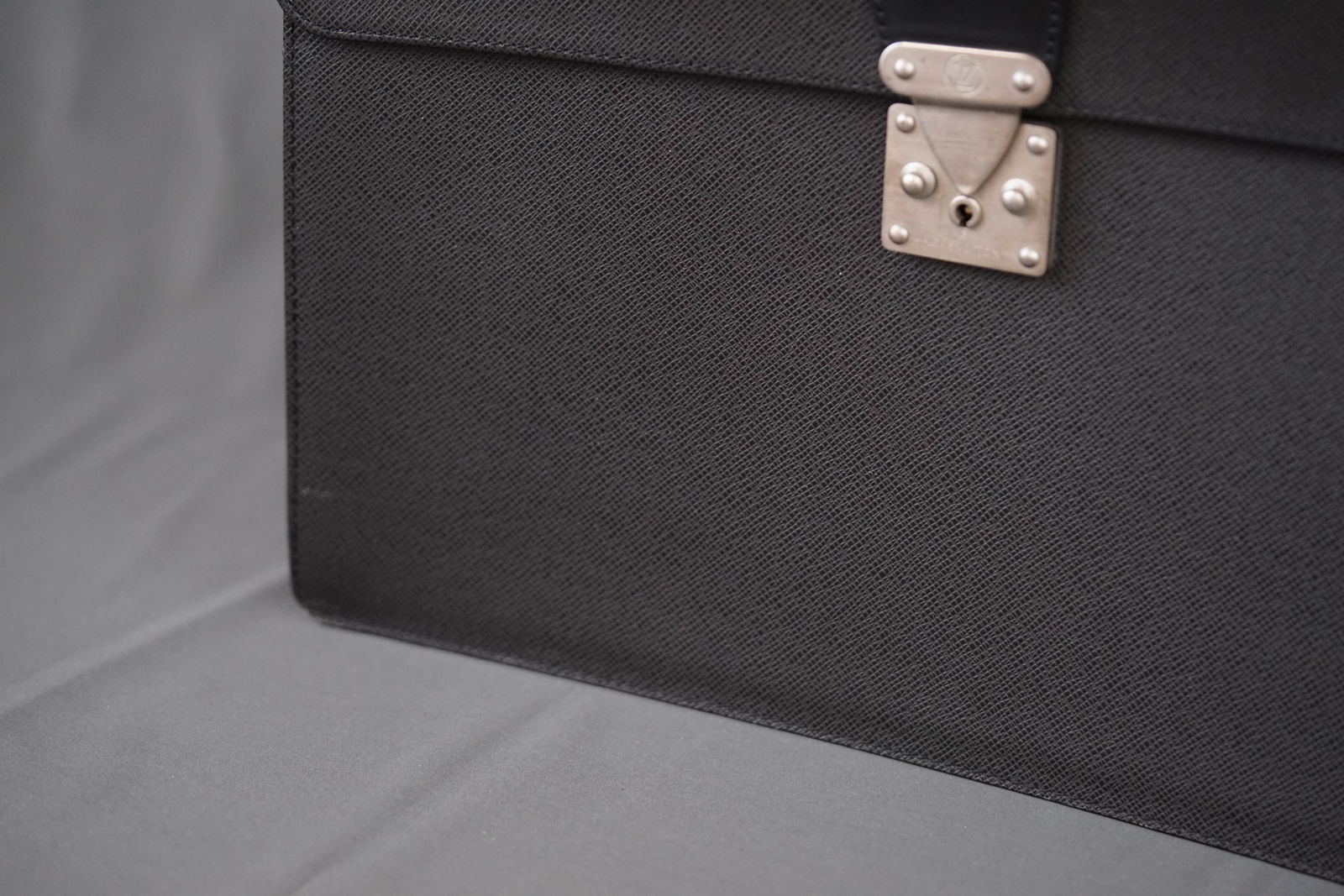 LOUIS VUITTON TAIGA MOSKOVA BRIEFCASE M30032 RI1002 - 5