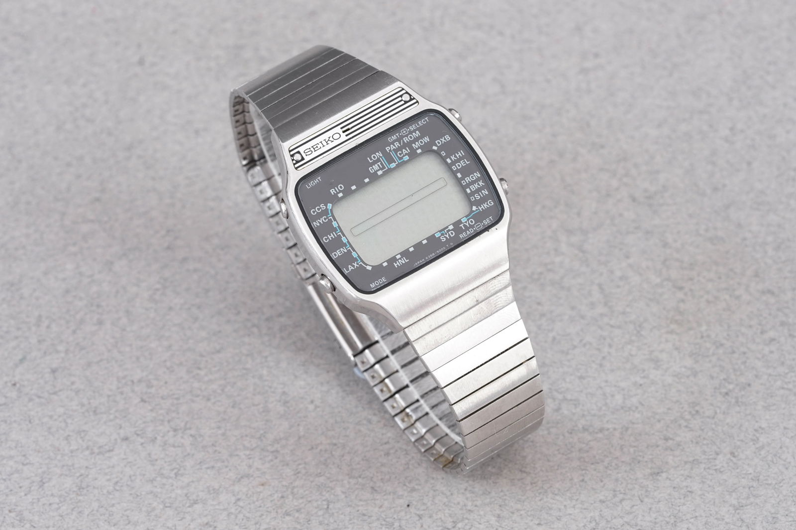 SEIKO DIGITAL WRISTWATCH REF. A358-5000 - 2