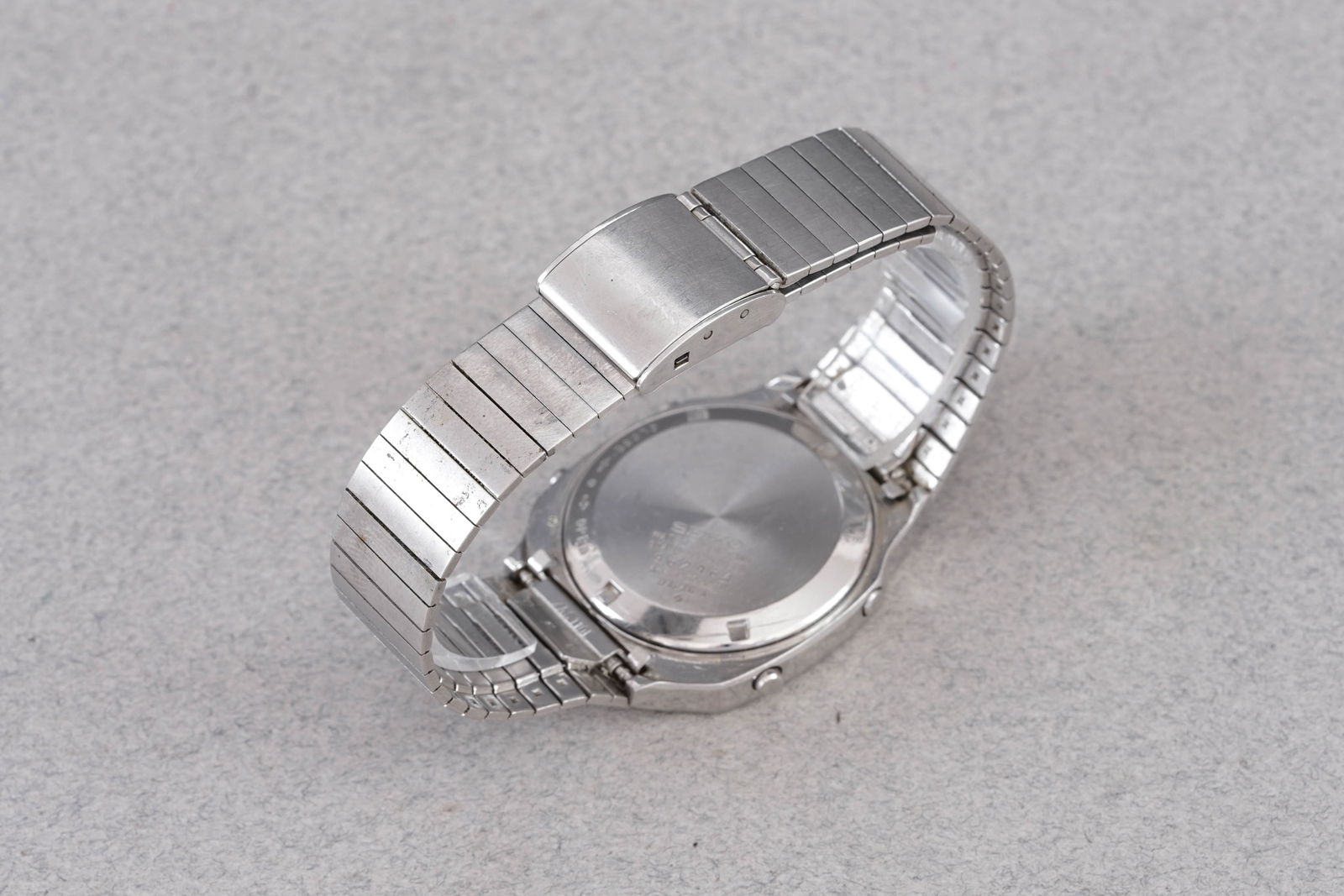 SEIKO DIGITAL WRISTWATCH REF. A358-5000 - 3