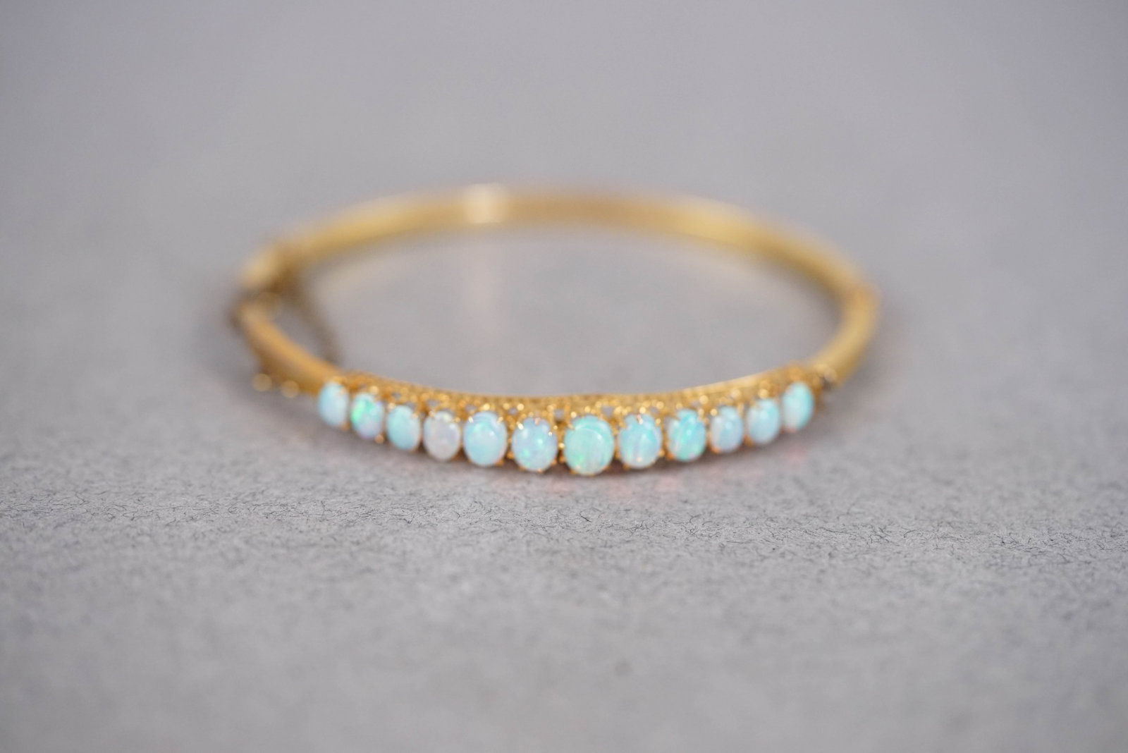 9CT GOLD OPAL BANGLE BRACELET - 2