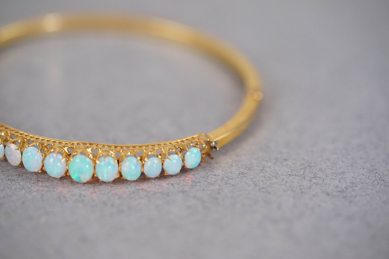 9CT GOLD OPAL BANGLE BRACELET - 5