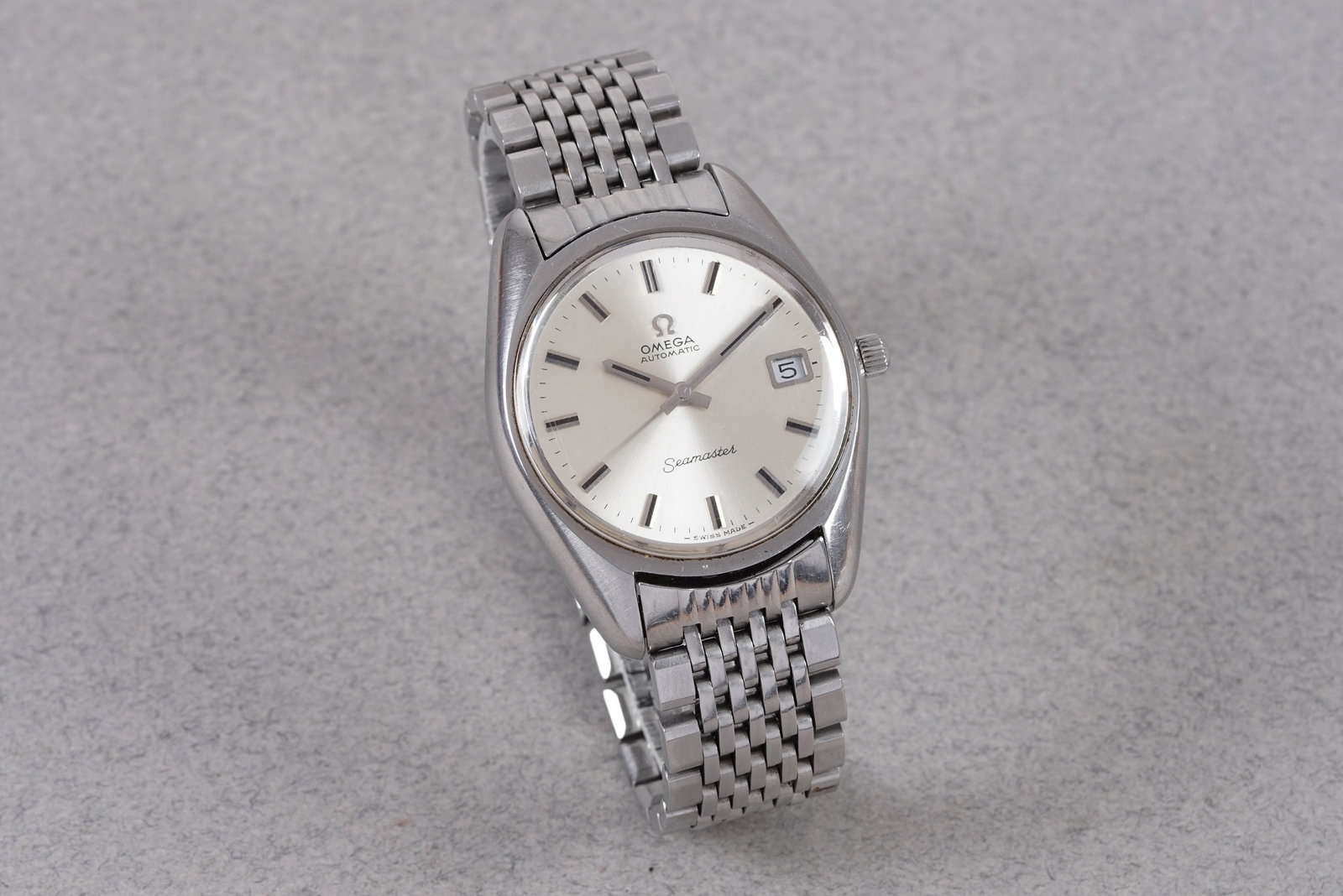 OMEGA SEAMASTER AUTOMATIC DATE WRISTWATCH - 2