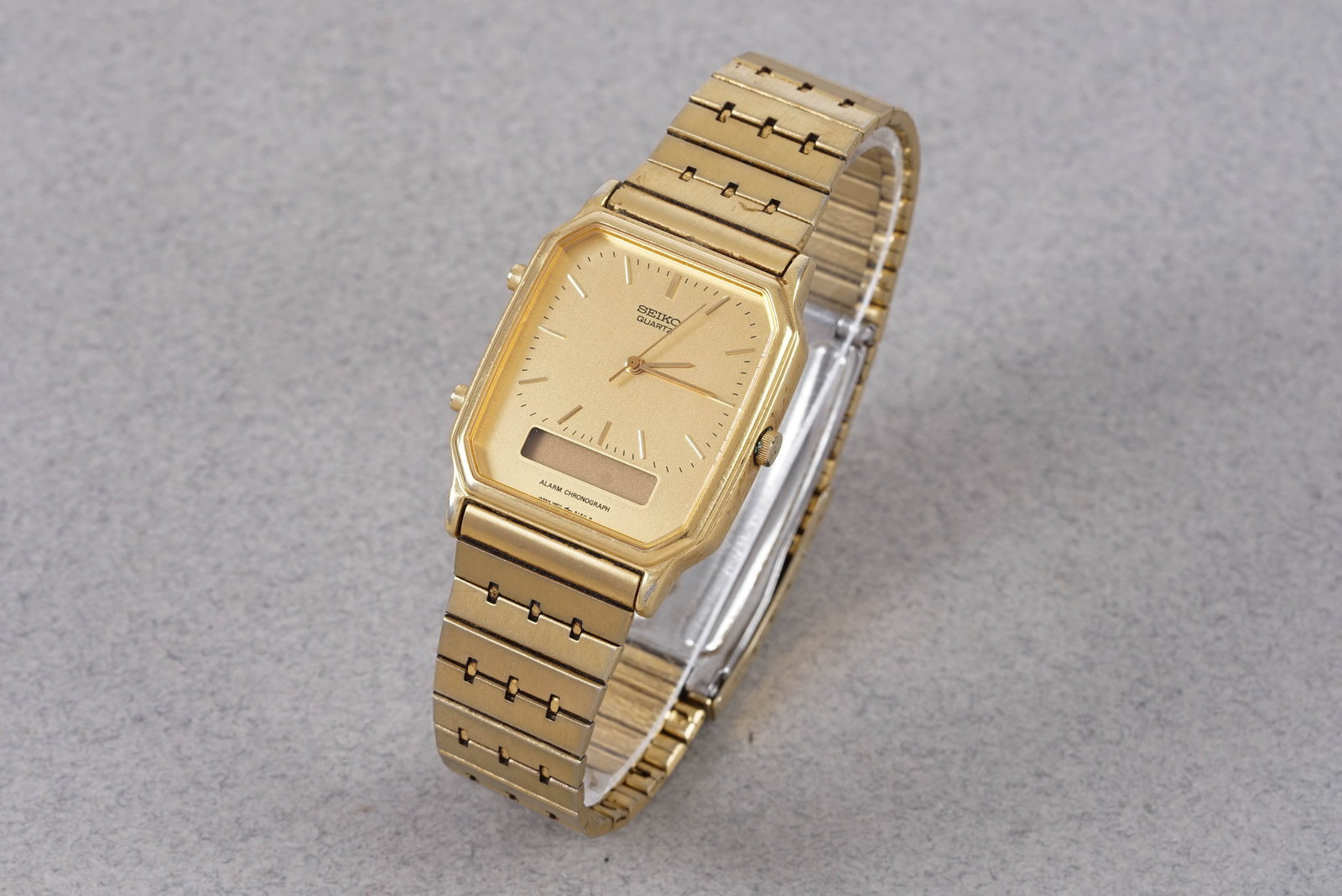 SEIKO QUARTZ ALARM CHRONOGRAPH W/ BOX REF. H601-5140 - 2