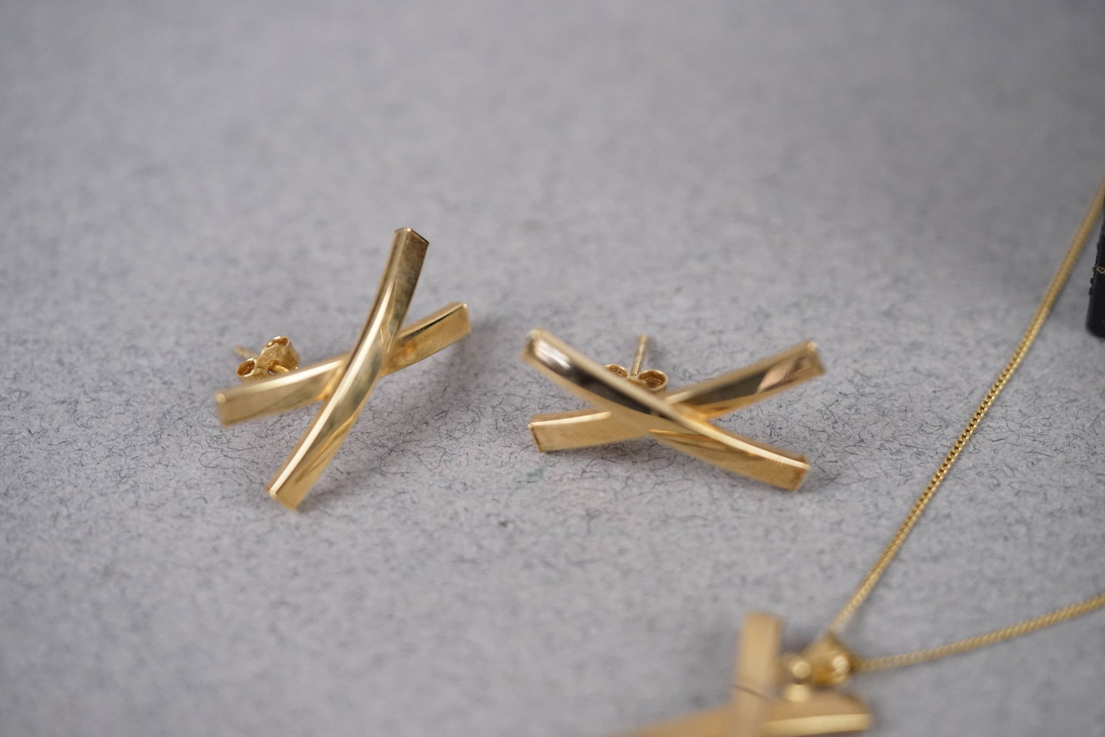 9CT GOLD NECKLACE & EARRINGS SET W/ BOX - 3