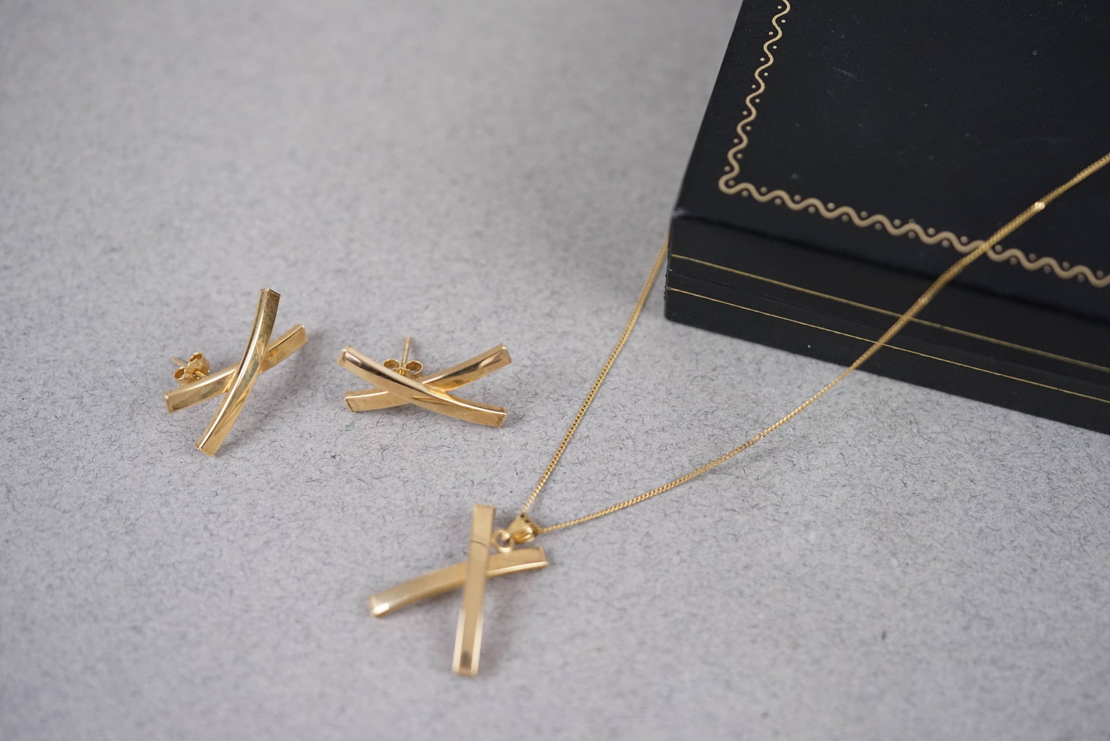 9CT GOLD NECKLACE & EARRINGS SET W/ BOX - 4