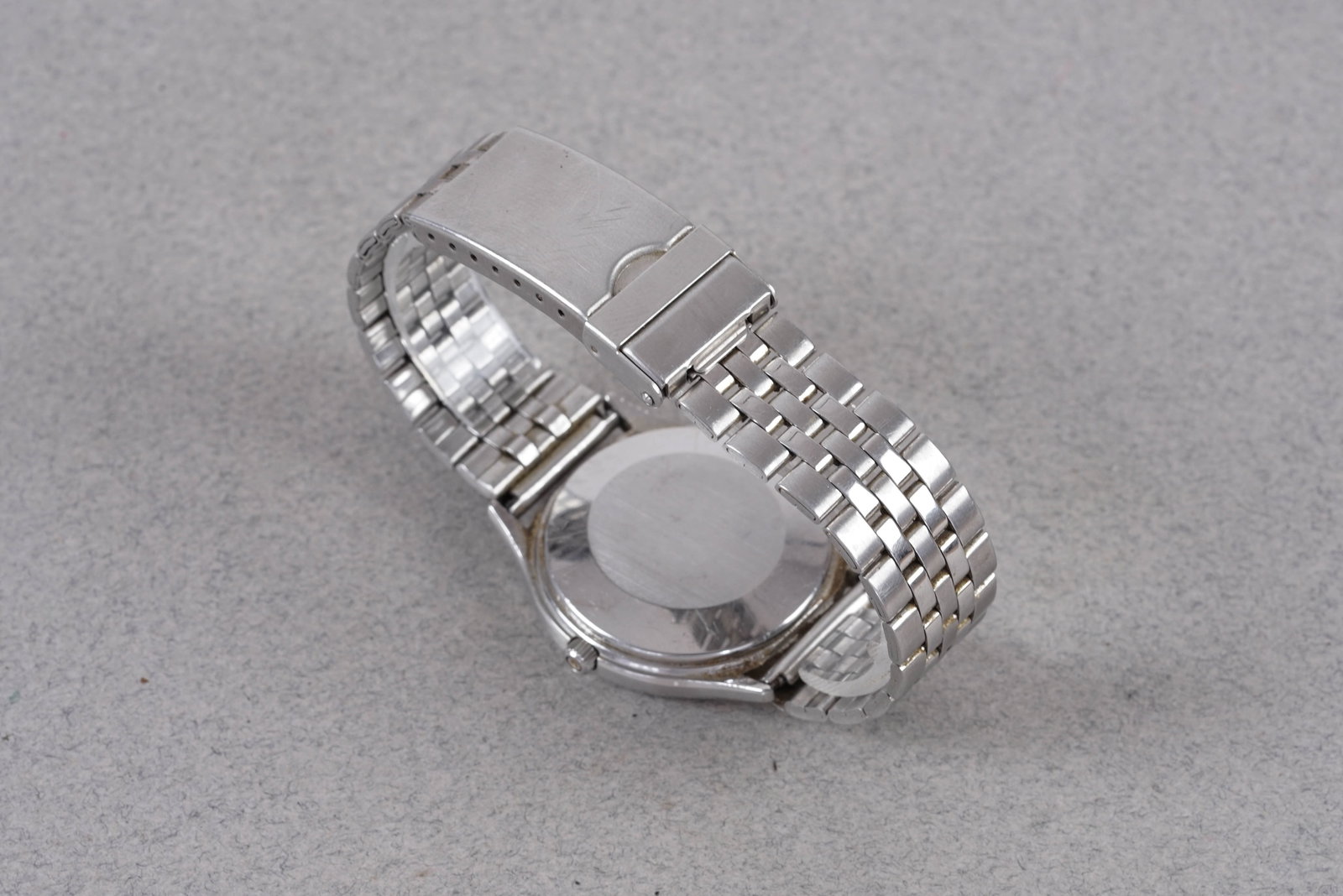 OMEGA DE VILLE DATE QUARTZ WRISTWATCH - 4