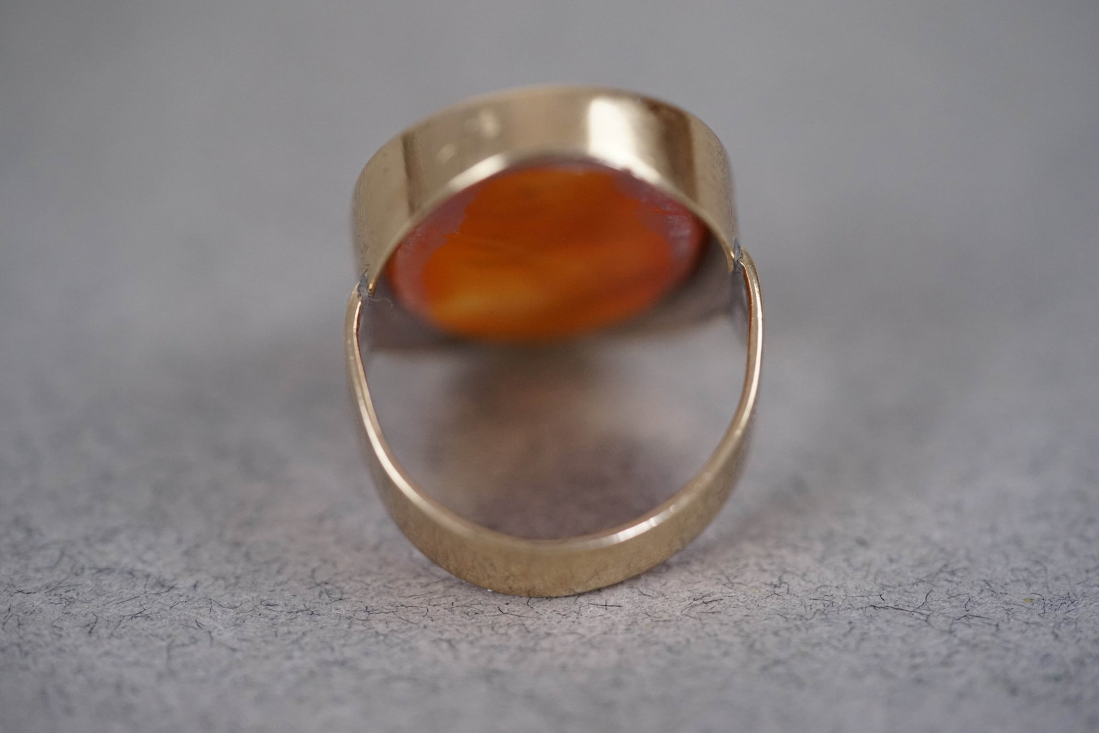 9CT GOLD CARNELIAN RING - 4