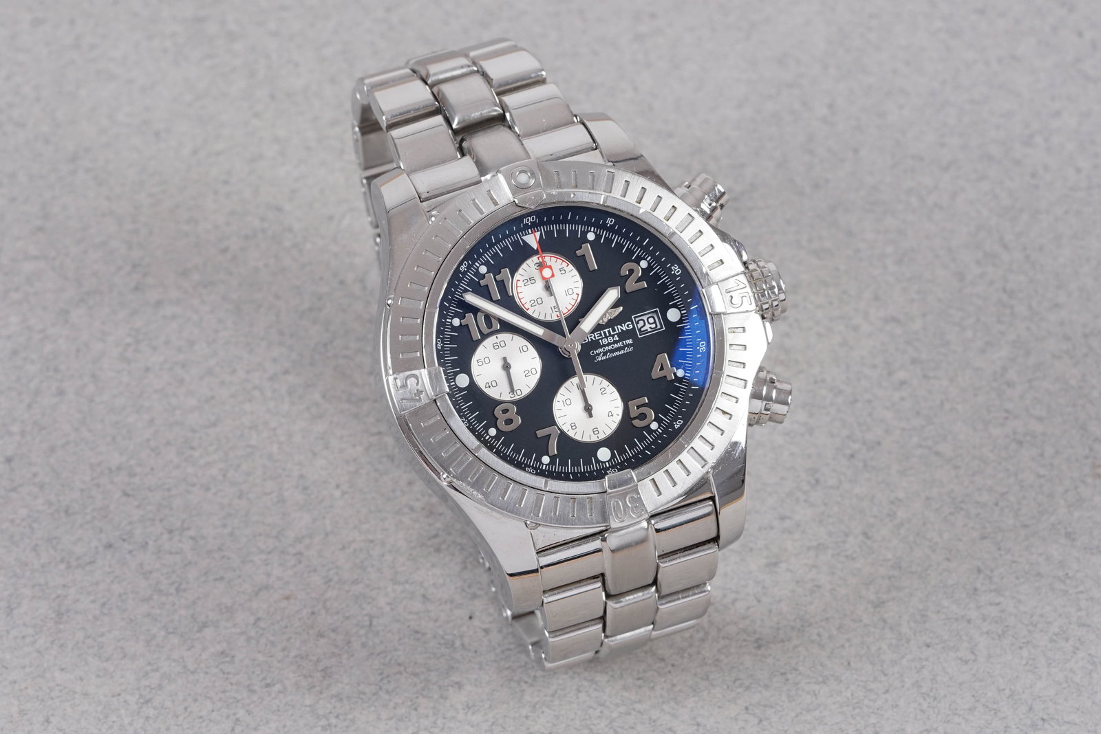 BREITLING SUPER AVENGER AUTOMATIC DATE CHRONOGRAPH REF. A13370 - 2