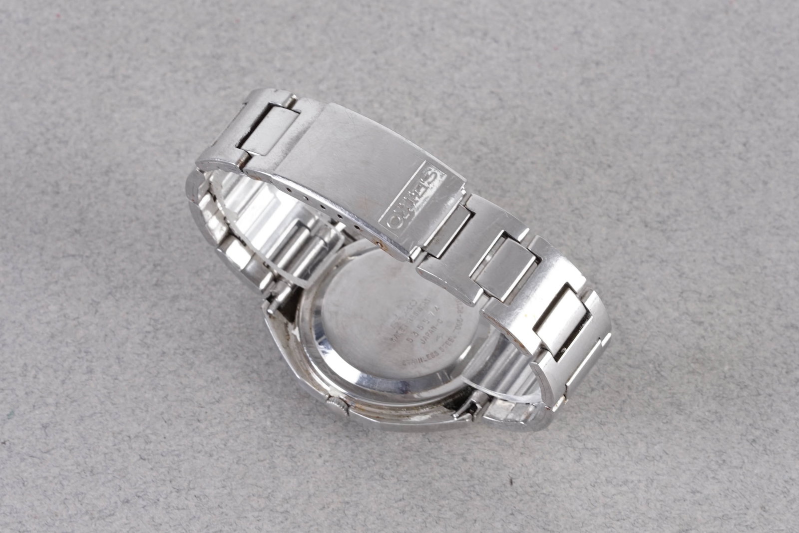 SEIKO AUTOMATIC DATE WRISTWATCH REF. 7005-8210 CIRCA 1975 - 4