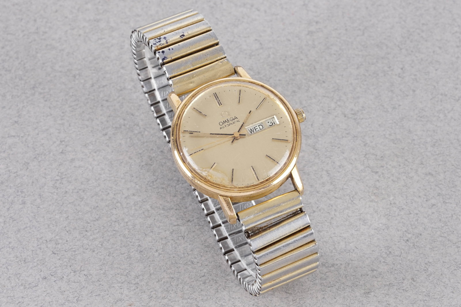 *TO BE SOLD WITHOUT RESERVE* OMEGA AUTOMATIC DAY DATE REF. 166.0209 - 2