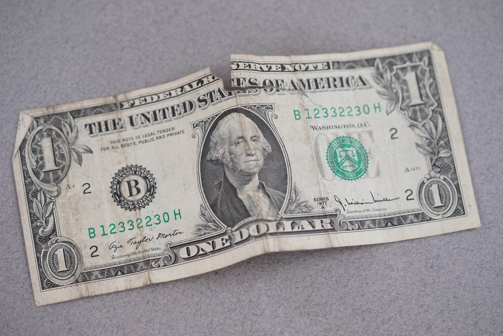 *TO BE SOLD WITHOUT RESERVE* COLLECTION OF NOTES INCL. US DOLLAR BULGARIAN LEVA UAE DIRHAM - 6