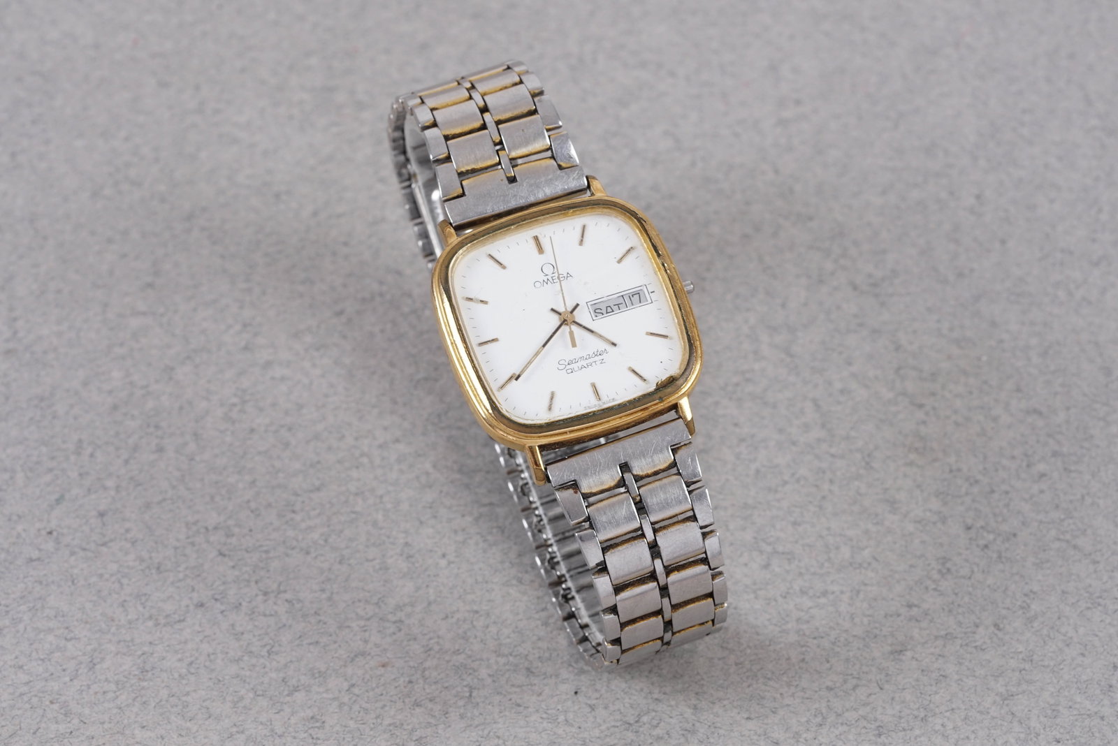 OMEGA SEAMASTER QUARTZ DAY DATE WRISTWATCH - 2