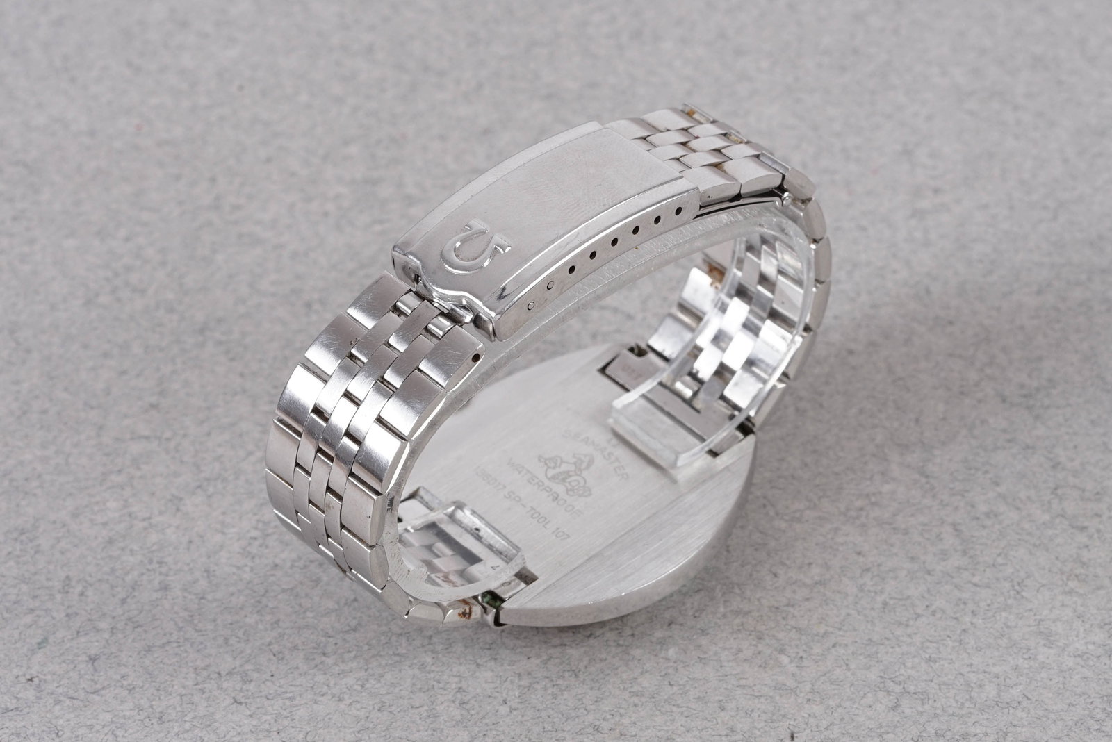 OMEGA SEAMASTER COSMIC AUTOMATIC REF. 136017 - 3