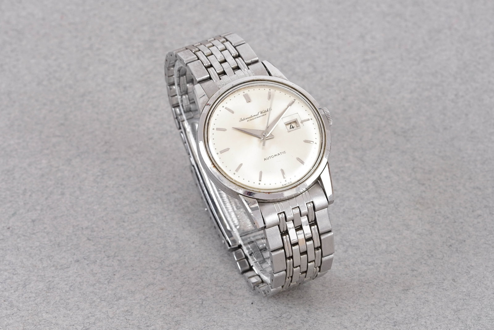 IWC SCHAFFHAUSEN AUTOMATIC DATE W/ GAY FRERES BRACELET CIRCA 1960S - 2