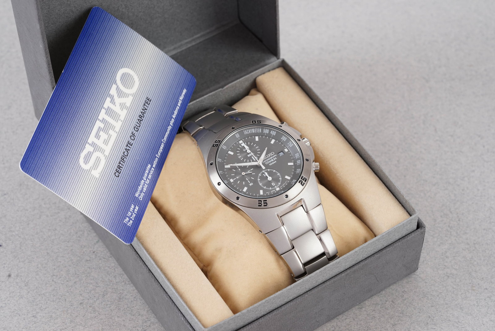 SEIKO CHRONOGRAPH TITANIUM W/ BOX & GUARANTEE CARD REF. 7T92-0ED0 - 2