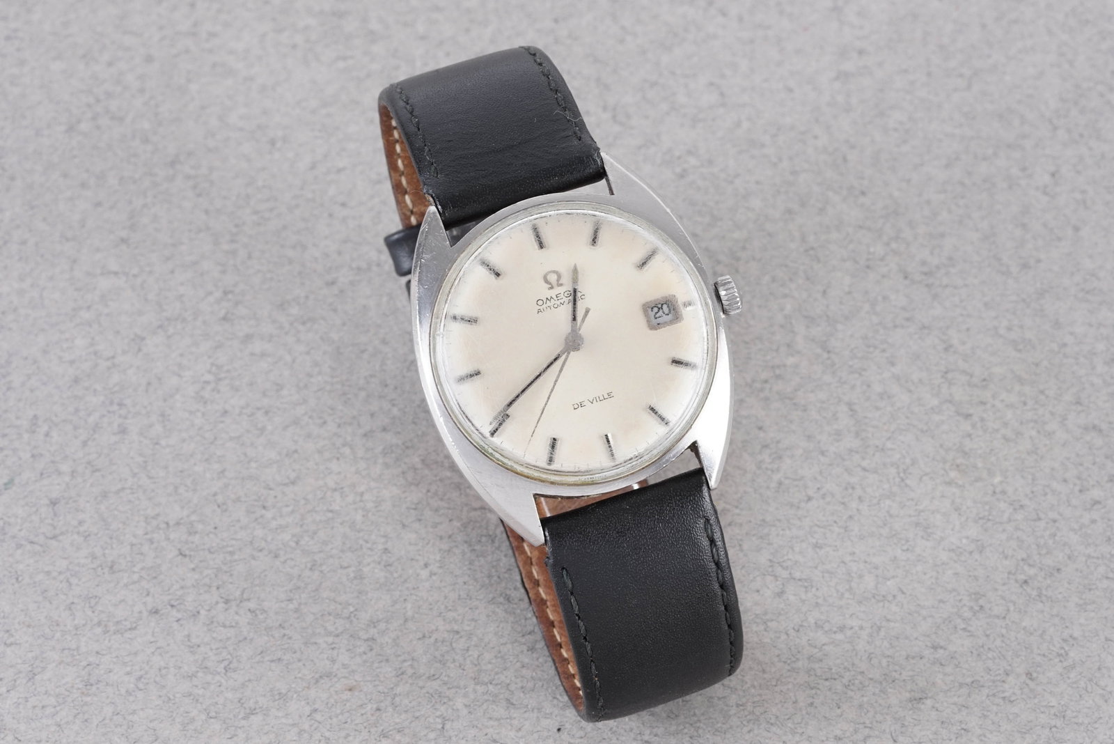 *TO BE SOLD WITHOUT RESERVE* OMEGA AUTOMATIC DE VILLE DATE REF. 166.029 - 2