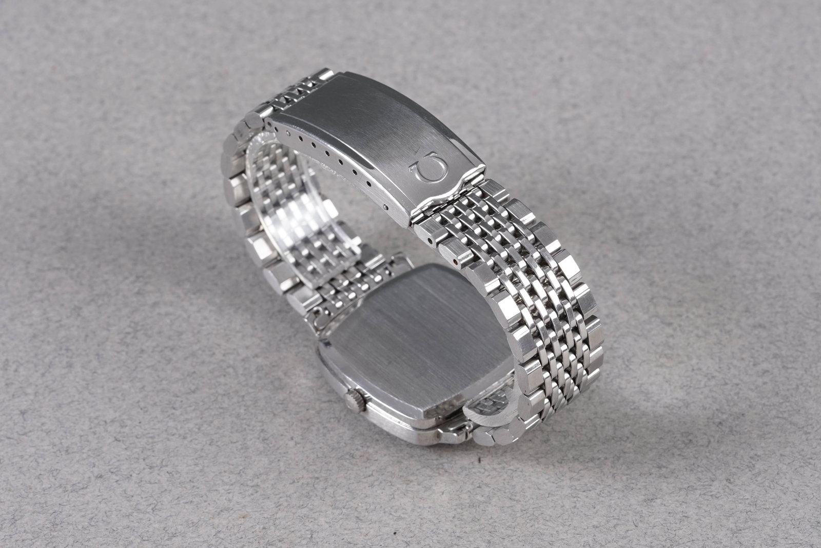 OMEGA GENEVE DATE TV DIAL AUTOMATIC REF. 162.0060 CIRCA 1976 - 4