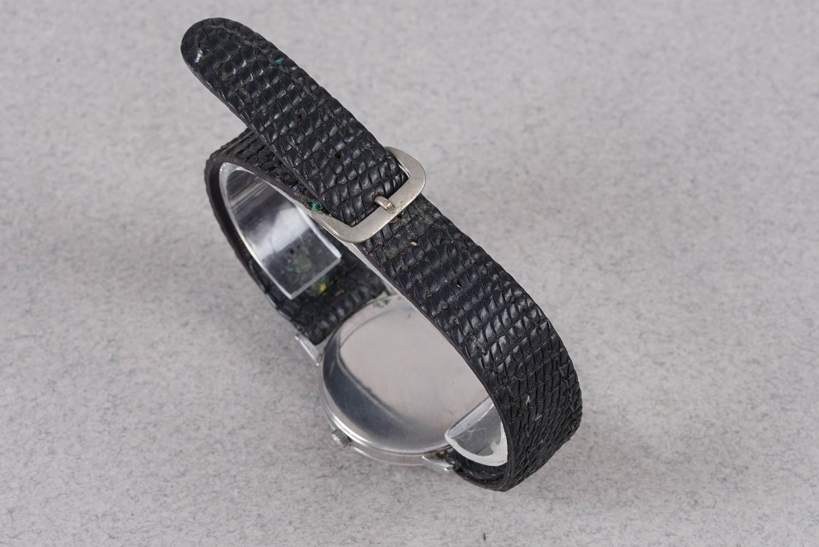 OMEGA GENEVE WRISTWATCH REF. 131.018 - 4