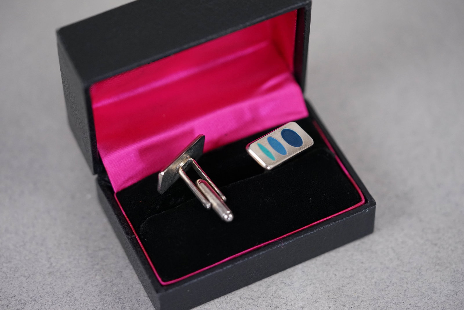 *TO BE SOLD WITHOUT RESERVE* PAUL SMITH MODERNIST CUFFLINKS W BOX - 3