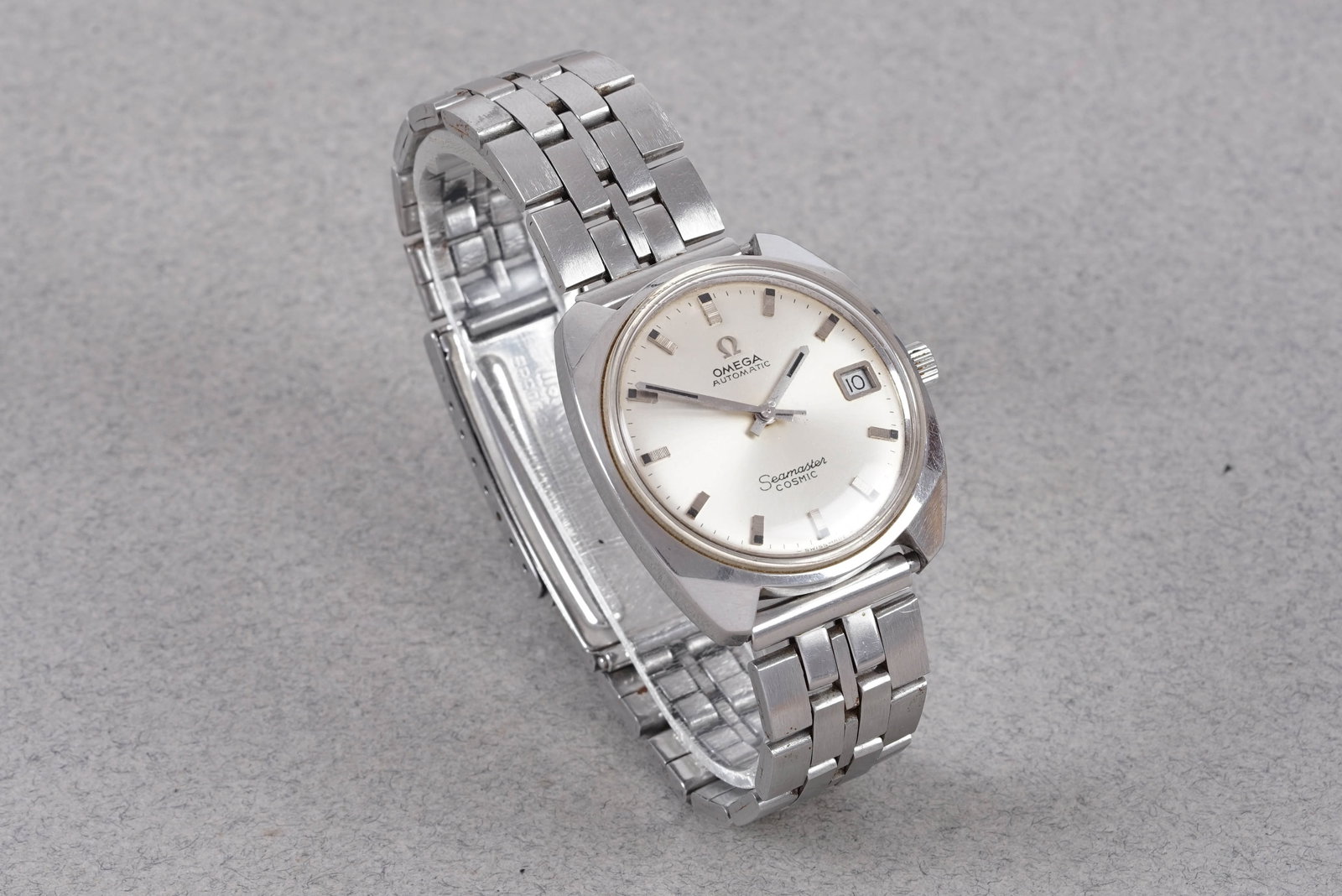 OMEGA SEAMASTER COSMIC AUTOMATIC DATE REF. 166022 - 2