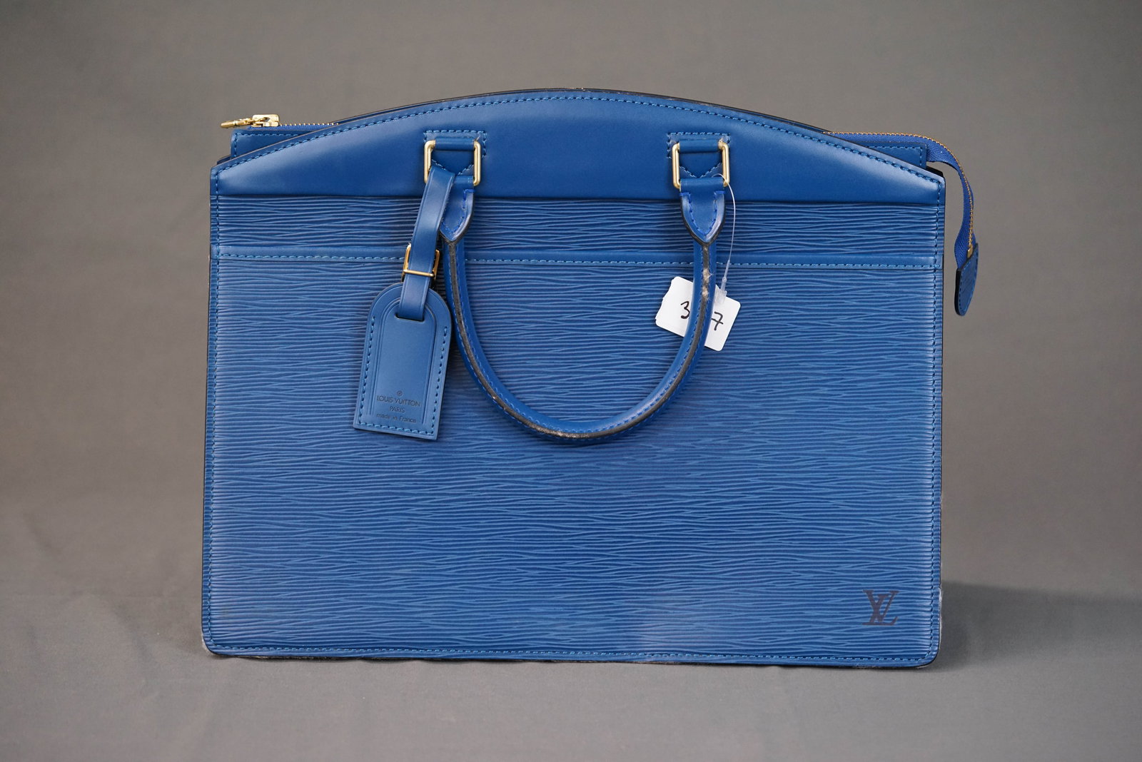 LOUIS VUITTON EPI RIVIERA HANDBAG M48485: LOUIS VUITTON EPI RIVIERA HANDBAG M48485, 36 width cm, 24 height cm, 15.5depth cm. If you have any questions regarding this lot please contact us. For further information on our auction, please refer