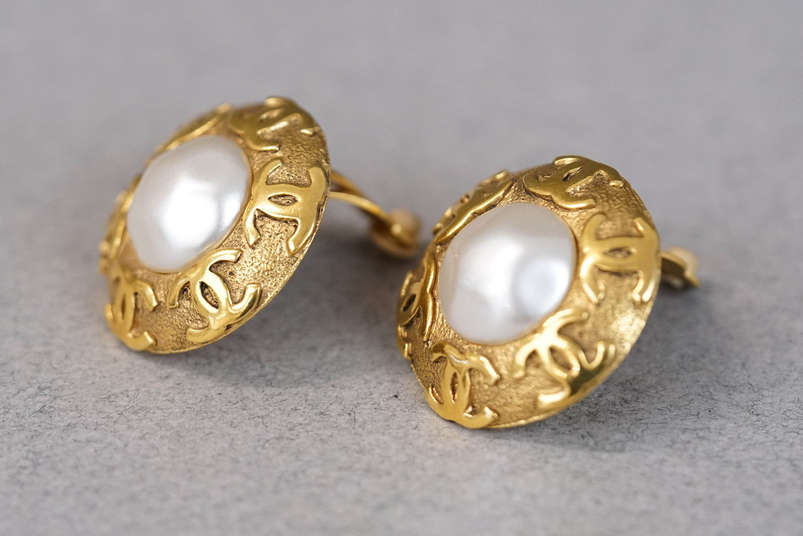 CHANEL EARRINGS - 2