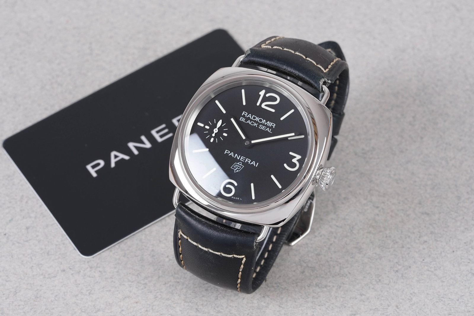 PANERAI RADIOMIR BLACK SEAL W/ BOX & GUARANTEE CARD REF. PAM00754: PANERAI RADIOMIR BLACK SEAL W/ BOX & GUARANTEE CARD REF. PAM00754, this watch is a ref. PAM00754 and is fitted with around black dial, number and baton hour markers with baton hands. The 45mm