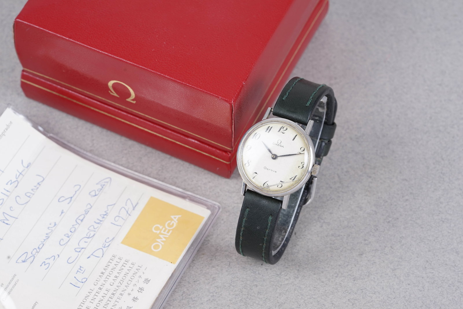 OMEGA GENEVE W/ BOX & GUARANTEE PAPERS REF. 511346 CIRCA 1972: OMEGA GENEVE W/ BOX & GUARANTEE PAPERS REF. 511346 CIRCA 1972, this watch is a ref. 511346 and is fitted with a circular white dial, Breguet style hour markers and sword hands, centre seconds