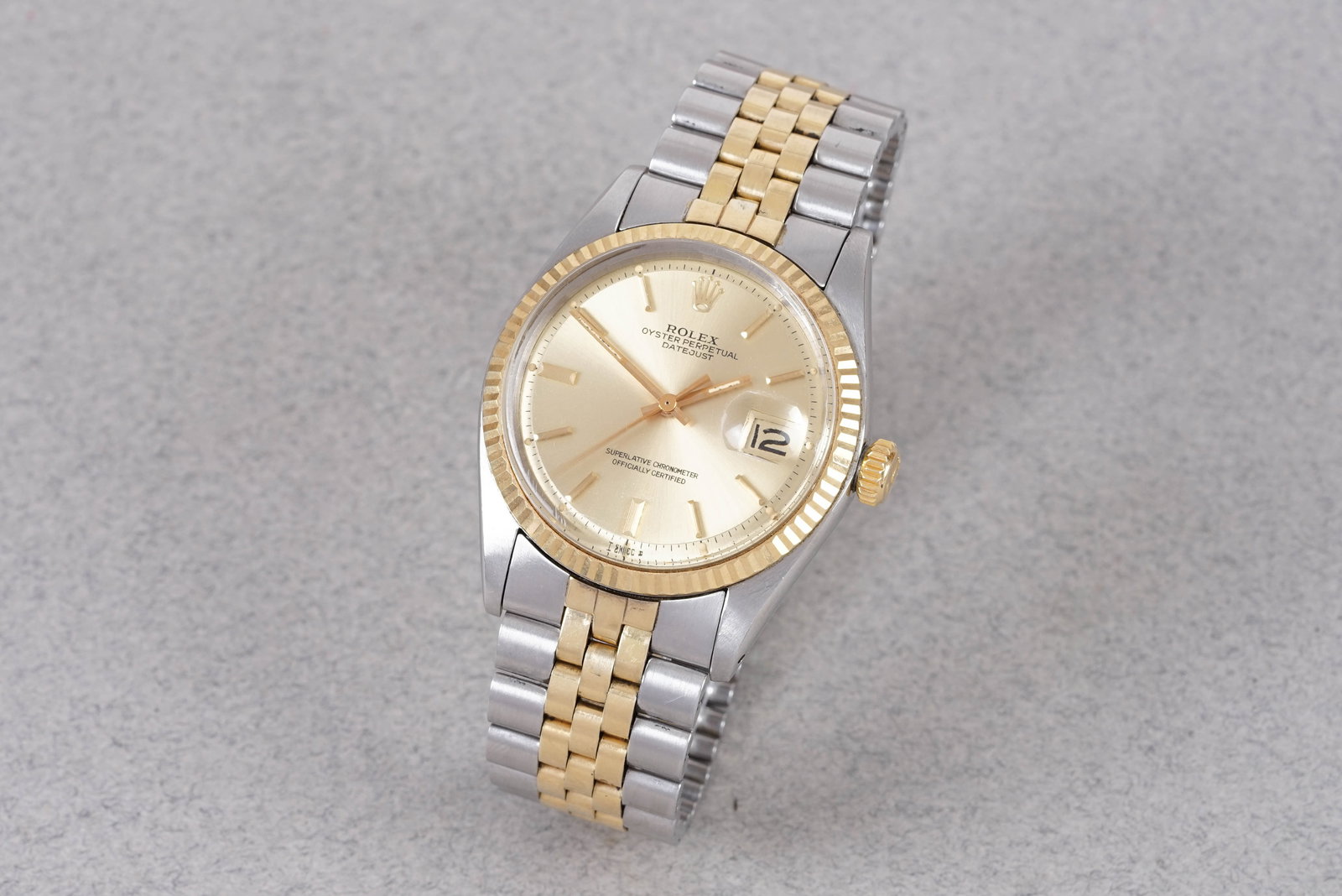 ROLEX OYSTER PERPETUAL DATEJUST STEEL & GOLD REF. 1601/3 CIRCA 1973: ROLEX OYSTER PERPETUAL DATEJUST STEEL & GOLD REF. 1601/3 CIRCA 1973, this watch is a ref. 1601/3 and is fitted with a gold coloured round dial with a date window, baton hour markers and hands. The
