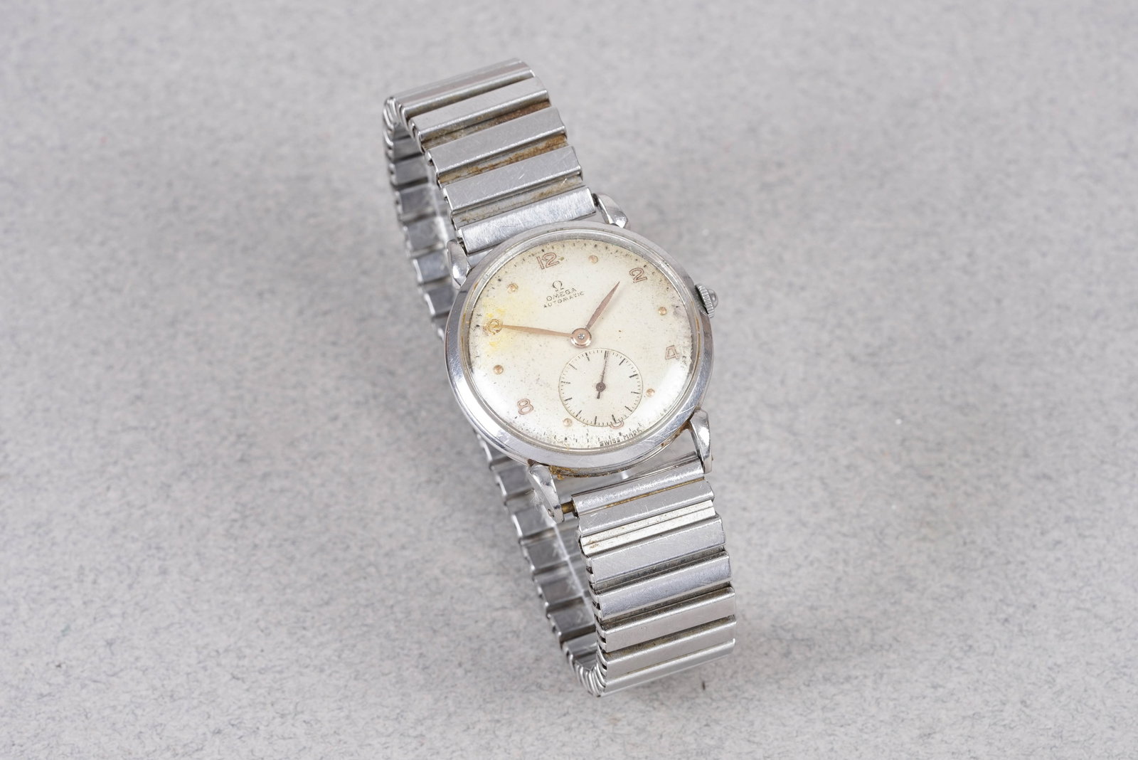 OMEGA AUTOMATIC 'BUMPER' REF. 2402-1 CIRCA 1947 - 2