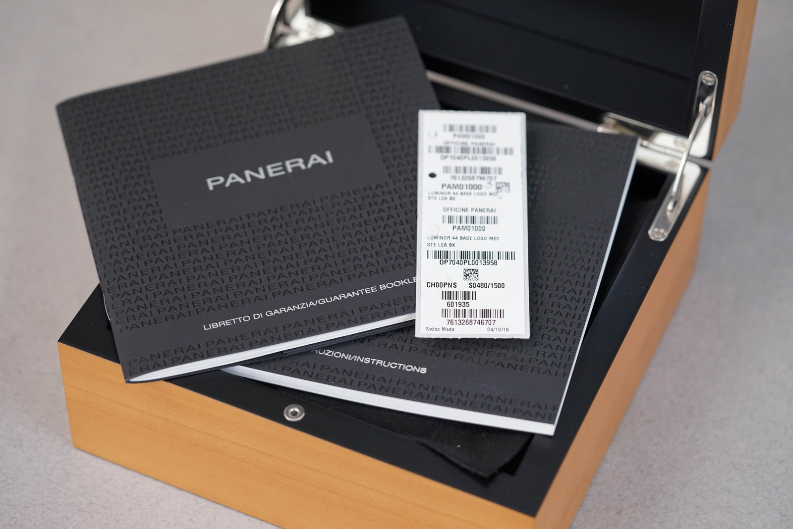 PANERAI LUMINOR W/ BOX & GUARANTEE CARD REF. PAM01000 CIRCA 2016 - 7