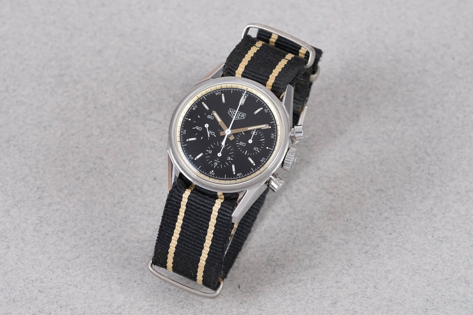 TAG HEUER CARRERA CHRONOGRAPH REF. CS3111: TAG HEUER CARRERA CHRONOGRAPH REF. CS3111, this watch is a ref. CS3111 and is fitted with a round black dial with 3 sub dials, baton hour markers and hands. The 36mm steel case is fitted with a Heuer 