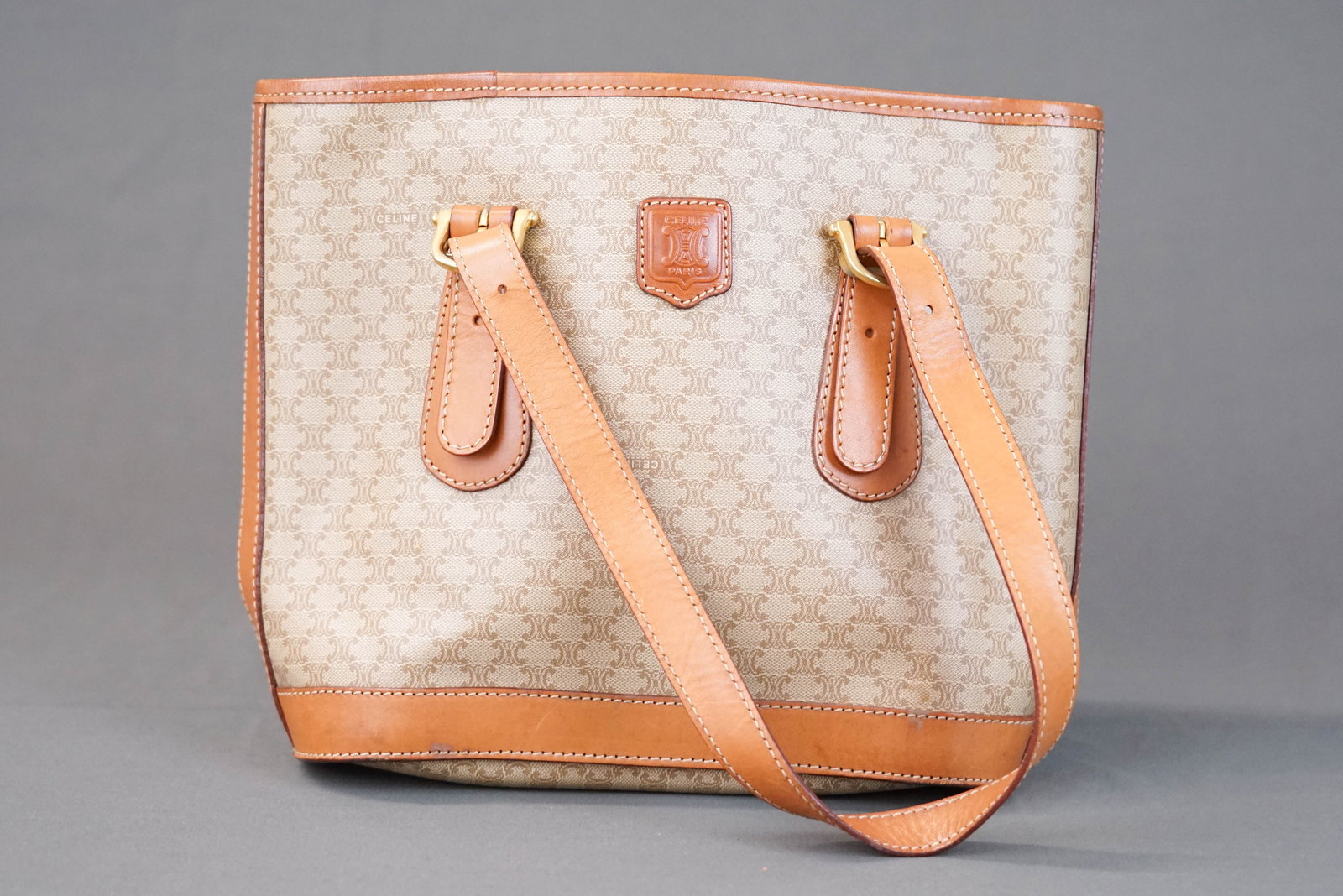 CELINE MACADAM TOTE BAG: CELINE MACADAM TOTE BAG, width 24cm, height 23cm, depth 10cm. If you have any questions regarding this lot please contact us. For further information on our auction, please refer to our T & Cs.