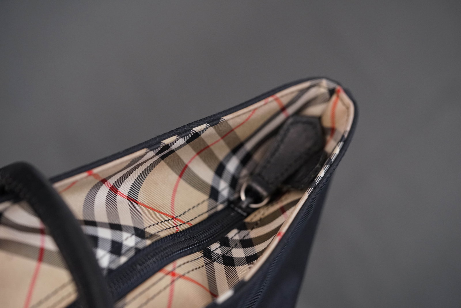 BURBERRY NOVA CHECK SHOULDER TOTE BAG - 4