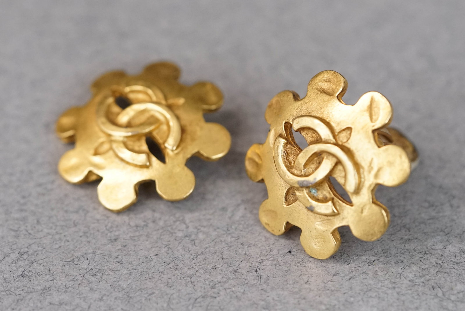 CHANEL EARRINGS - 2