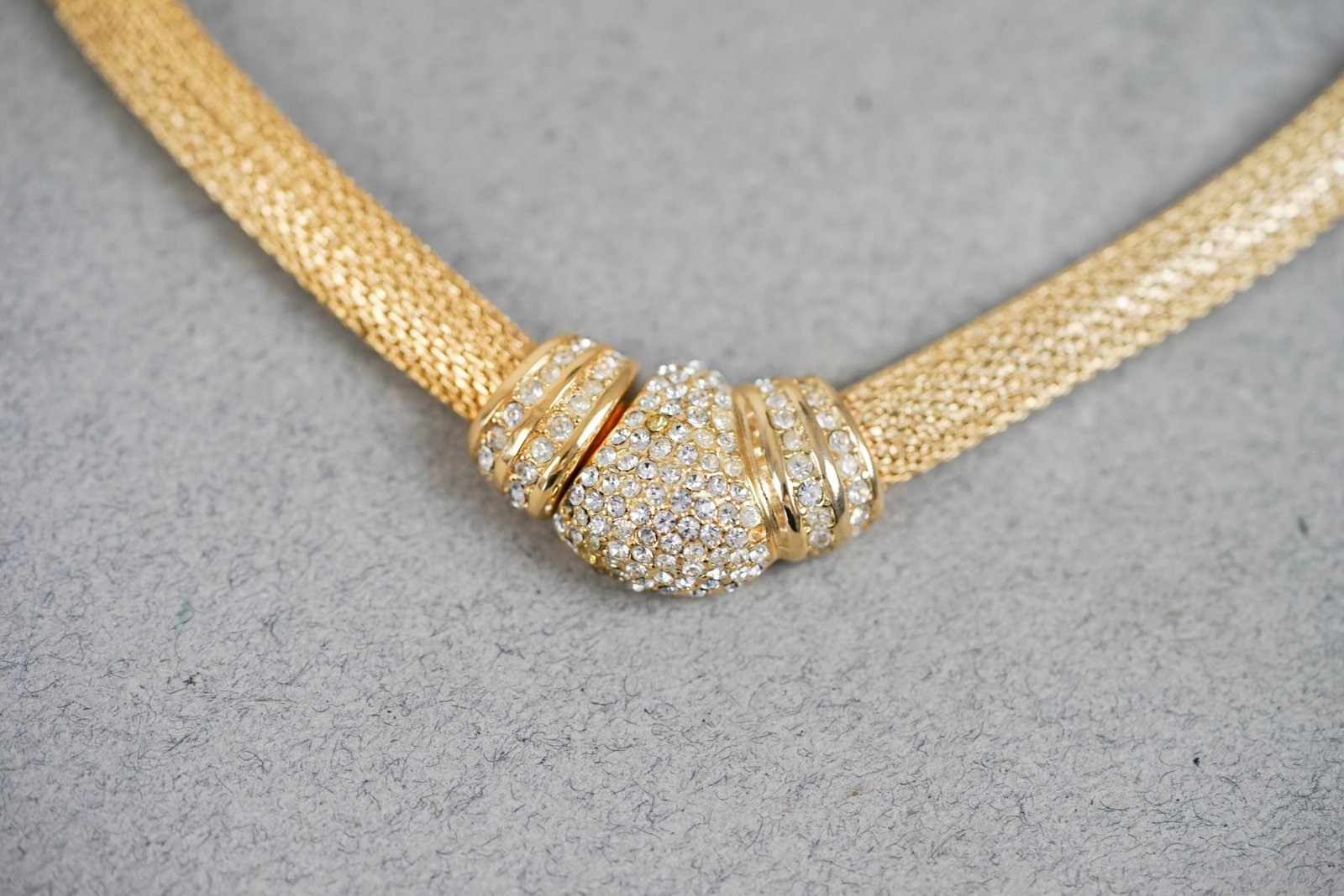 CHRISTIAN DIOR GOLD TONE CHOKER NECKLACE - 2