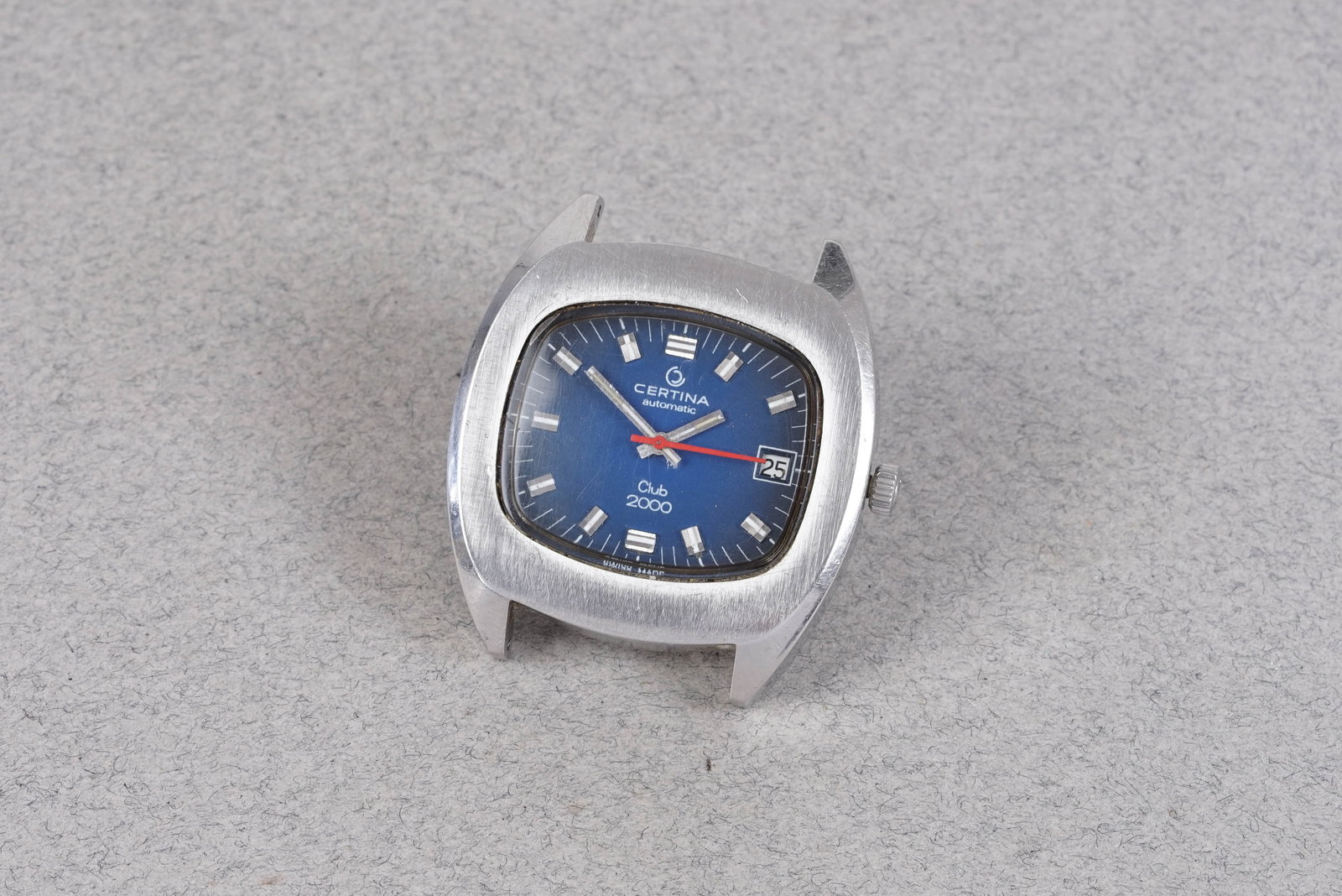 CERTINA AUTOMATIC CLUB 2000 DATE WRISTWATCH: CERTINA AUTOMATIC CLUB 2000 DATE WRISTWATCH, this watch is fitted with a blue TV dial with date, baton hour markers and hands. The 37mm steel case is fitted with a crown and a screw case back. Inside