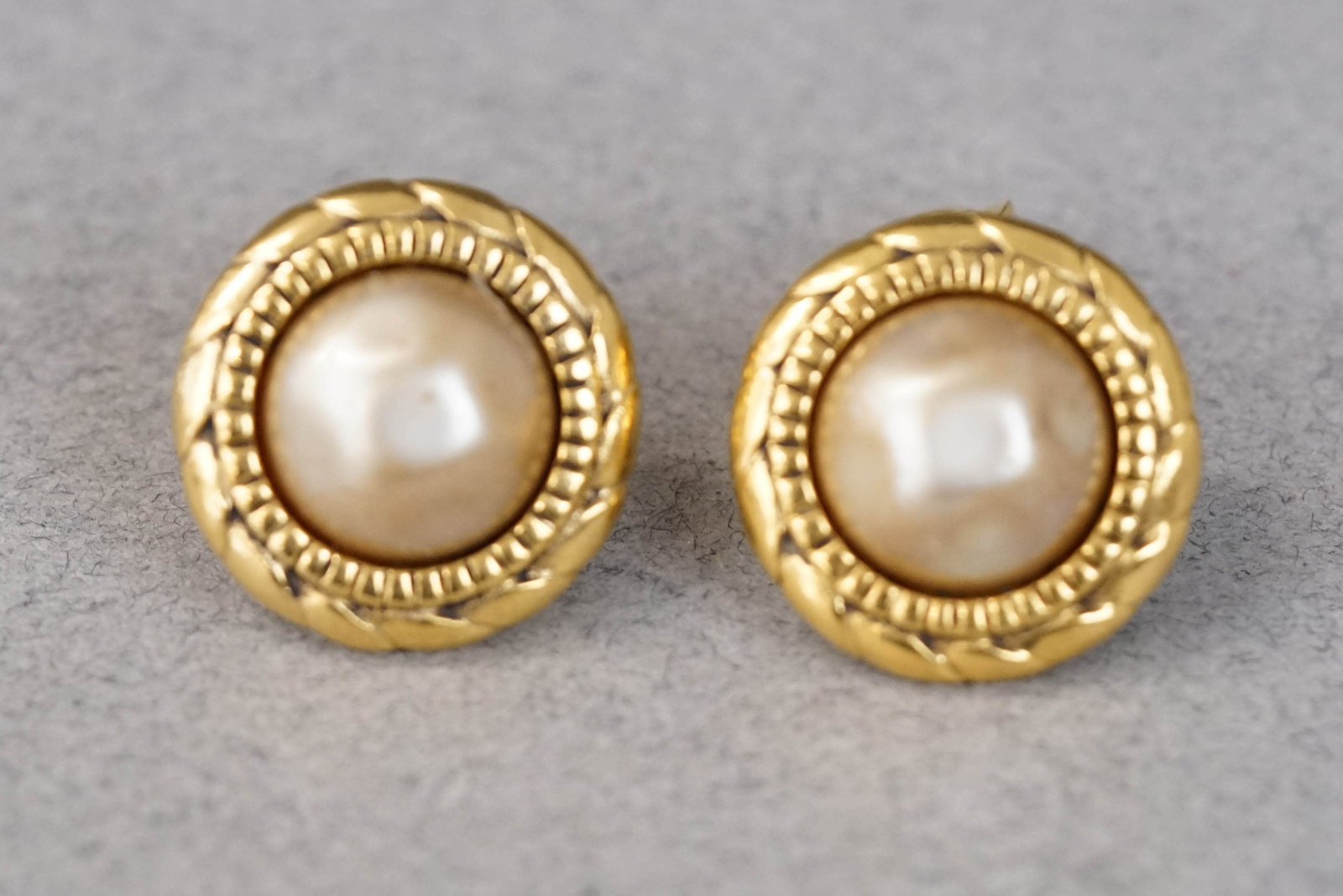 CHANEL EARRINGS - 2