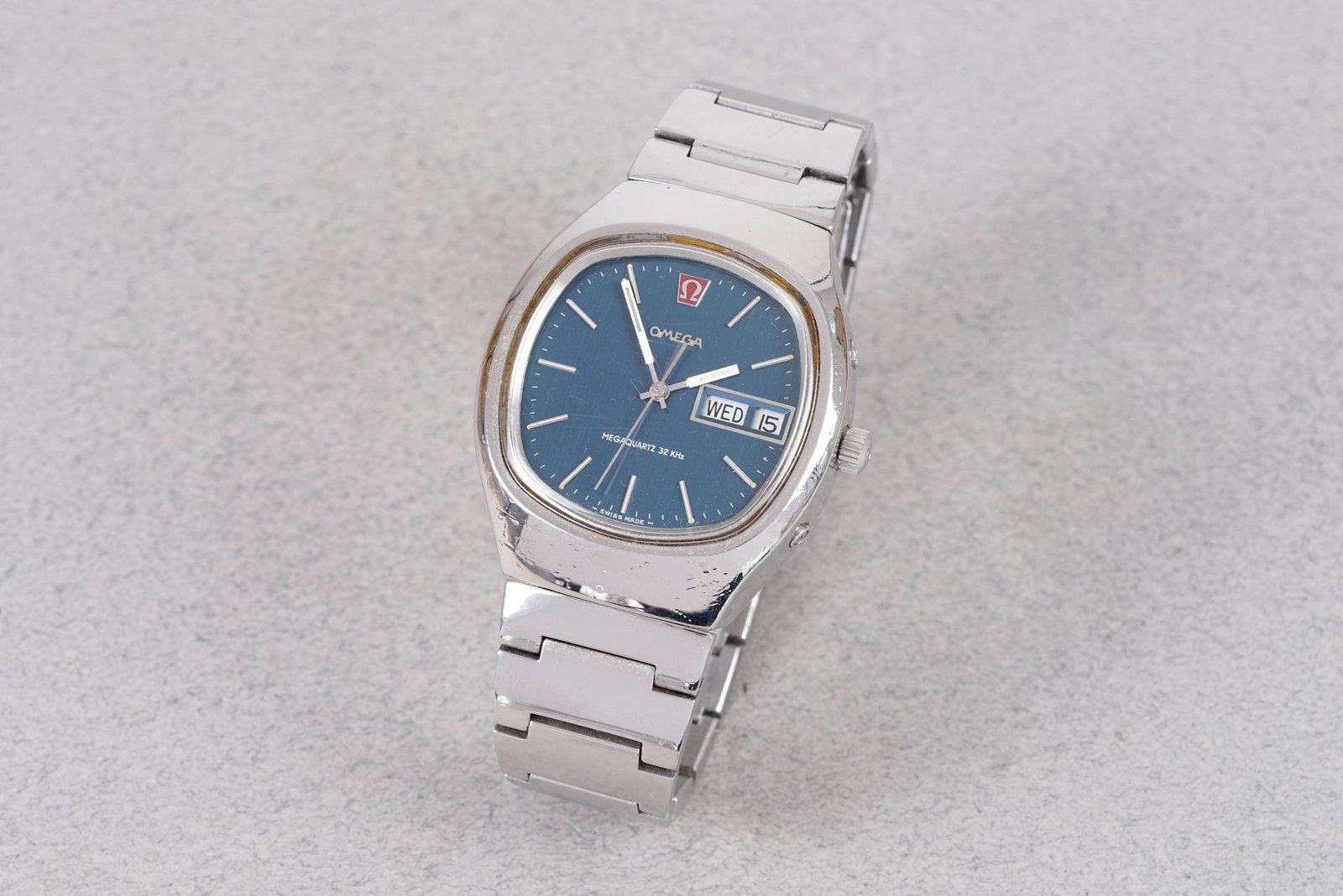 OMEGA MEGAQUARTZ 32 KHZ DAY DATE REF. 196.0036 (1 of 4)