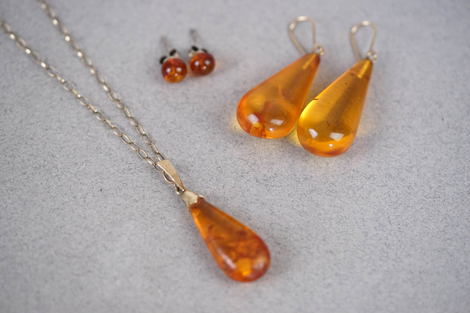 9CT GOLD AMBER NECKLACE EARRINGS STUD SET (1 of 6)