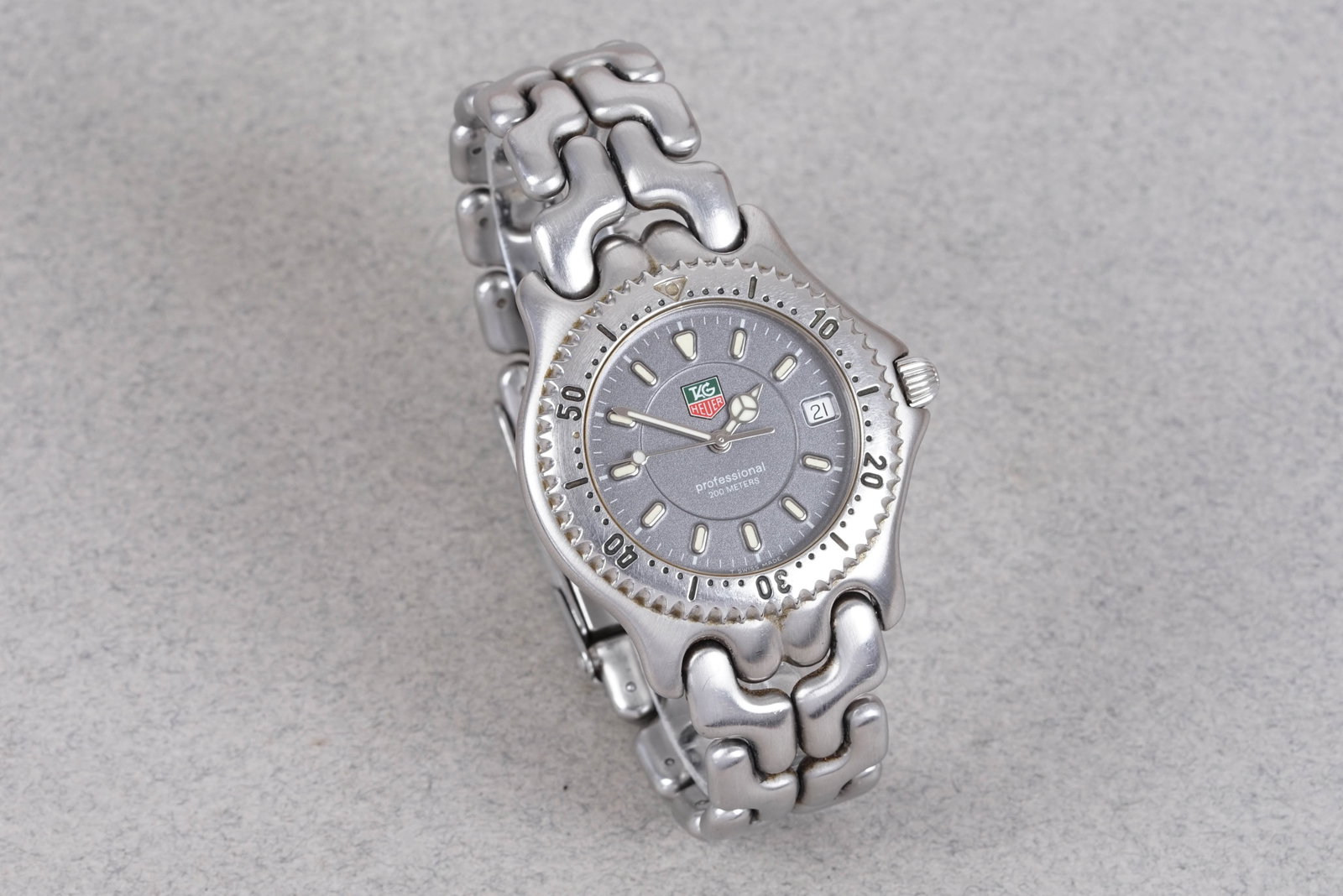 TAG HEUER PROFESSIONAL 200 DATE REF. WG1113-0 - 2