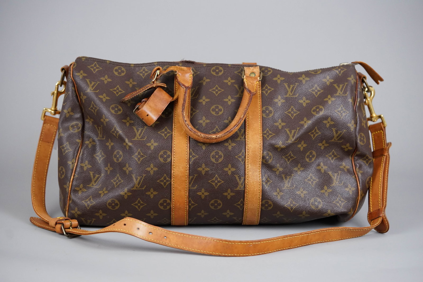 LOUIS VUITTON KEEPALL BANDRIERE 45 BAG M41418: LOUIS VUITTON KEEPALL BANDRIERE 45 BAG M41418, comes with leather shoulder strap, width 45cm, height 24cm, depth 20cm, condition rank: For further information on our auction, please refer to our T
